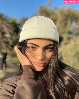Sara Orrego [ sara-orrego ] - With my eyes on the prize: happiness 🏆 What's your goal?