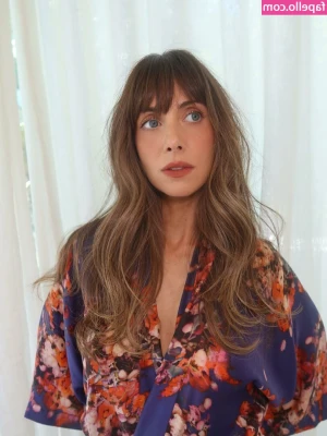 Alison Brie [ alison-brie ] - Which one is better babe?