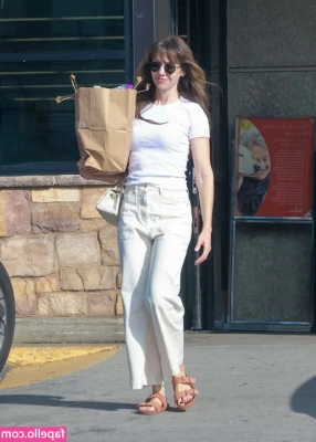 Alison Brie [ alison-brie ] - Hoping we reach the LIVE GOAL soon, so we can have some more FUN!!