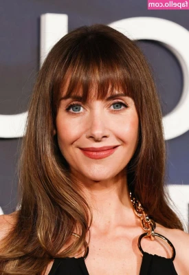 Alison Brie [ alison-brie ] - Let’s shower - 11.45 local time (DK) ❤️💦💦💦