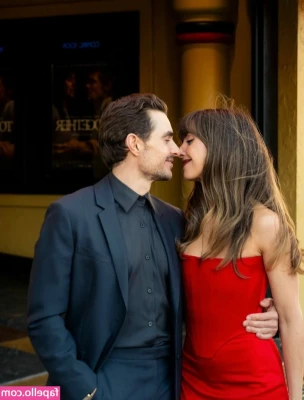 Alison Brie [ alison-brie ] - 5 minute morning video 🤩