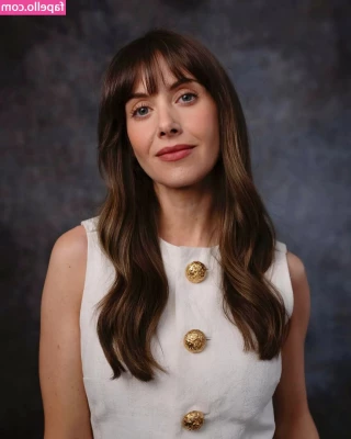 Alison Brie [ alison-brie ] - 22 years old now but still cute