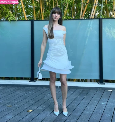 Alison Brie [ alison-brie ] - Getting ready to film our latest video; dropping in just 12 hours! part 1