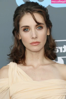 Alison Brie [ alison-brie ] - Me eyacula 🍆en toda la lengua que rica leche🥛🍼@demonxxl21
