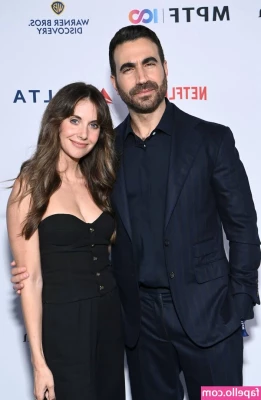 Alison Brie [ alison-brie ] - If you haven’t seen yesterday’s message, what are you waiting