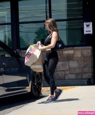 Alison Brie [ alison-brie ] - please scroll to read  as a reminder  i started this account on july