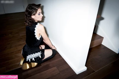 Alison Brie [ alison-brie ] - Got to get this salt of me