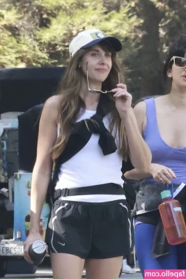 Alison Brie [ alison-brie ] - u summoned me??