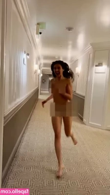 Alison Brie [ alison-brie ] - Just got done making loads of content today haha <3