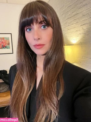Alison Brie [ alison-brie ] - Let me sit on your face