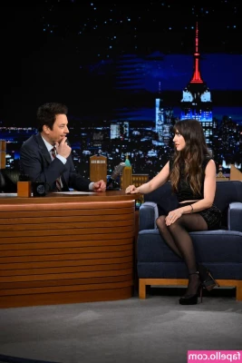 Alison Brie [ alison-brie ] - <i can="" finally="" do="" the="" backing="" livestream="" and=""