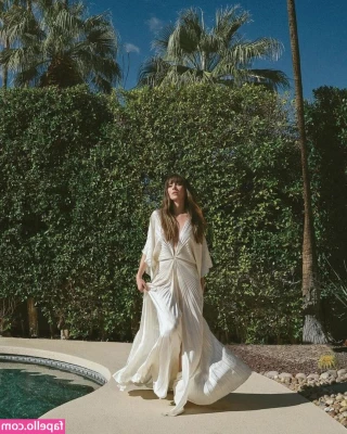 Alison Brie [ alison-brie ] - Did you see? New @bonnieblue_xo