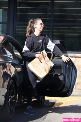 Alison Brie [ alison-brie ] - First pics for you   Primeras fotos para ustedes