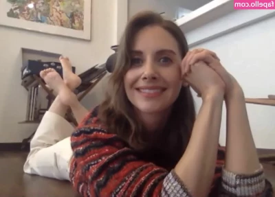Alison Brie [ alison-brie ] - Grabby grabby 🥰