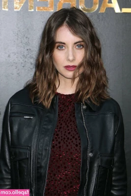 Alison Brie [ alison-brie ] - Trying on an outfit