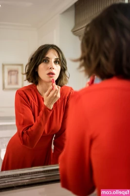Alison Brie [ alison-brie ] - A little collar moment  Would you guys like to see more things on the
