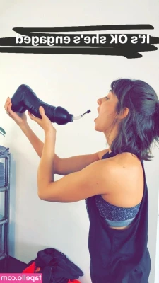 Alison Brie [ alison-brie ] - free clip drop later today  So happy it s a leap year   my belly hang