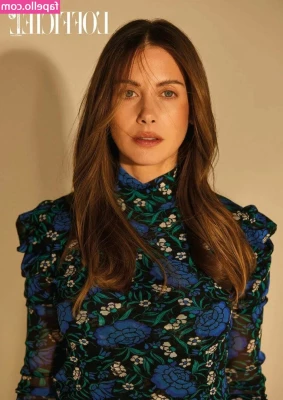 Alison Brie [ alison-brie ] - Unlock to see my moo booty     yes  i can open it to show my ass