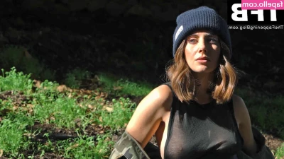 Alison Brie [ alison-brie ] - Vacation Mode…A Book..and A Beach. 🍻💜🍑