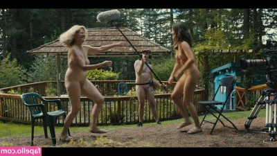 Alison Brie [ alison-brie ] - Can you guess what's going on here?🤔DM to know more about this
