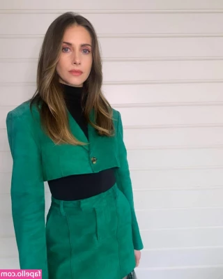 Alison Brie [ alison-brie ] - Tip me and I will send you full video