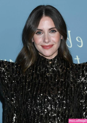 Alison Brie [ alison-brie ] - 2 days?😩😂 part 1