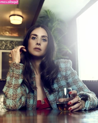 Alison Brie [ alison-brie ] - It's a beautiful day to immerse yourself in each other, today I'll be