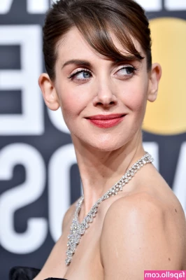 Alison Brie [ alison-brie ] - Mood like  Easy On Me