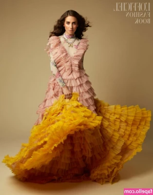 Alison Brie [ alison-brie ] - Watch me take off my panties and swing my Gurl Cock just the way you part 1