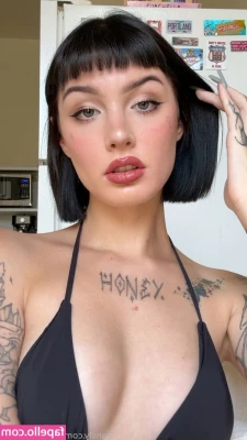 molliganbitch - I m just looking for men who are willing to do what I tell them  and