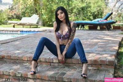 Brenna Sparks [ brenna-sparks-10 ] - Just made a naughtyy video…check your DM’s 👀💦