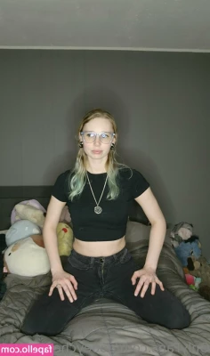 gooeychewycosplay - Now to get a little flexible and really show off for you