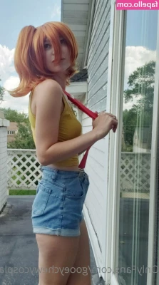 gooeychewycosplay - Peek a boob 🫣