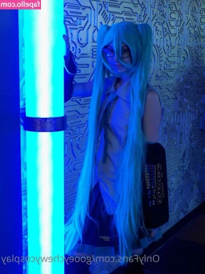 gooeychewycosplay - Put this tongue to work. 😛