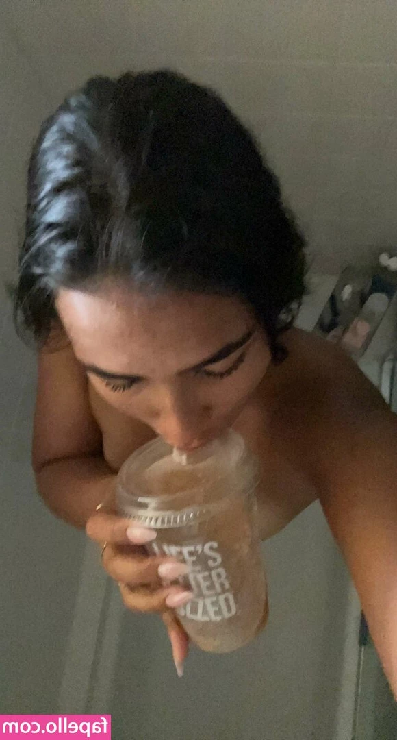 Sienna Mae [ sienna-mae ] - Booty check😘
