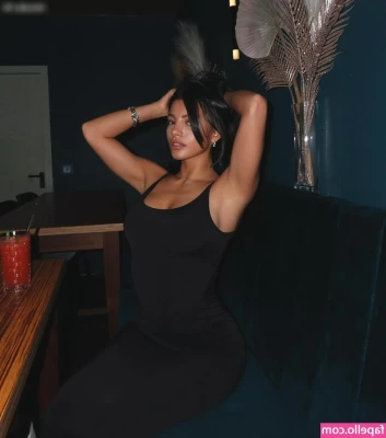 Ivana Santacruz [ ivana-santacruz ] - What do you prefer
