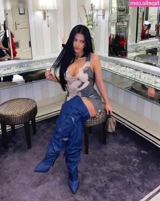 Ivana Santacruz [ ivana-santacruz ] - I added some stuff for my wish list, feel free to take a preview on