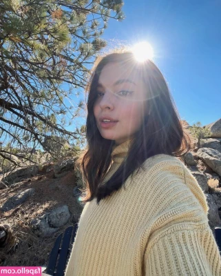 Isabella Gomez [ isabella-gomez ] - Showing you my panties up close so You can soak them with Cum xoxo