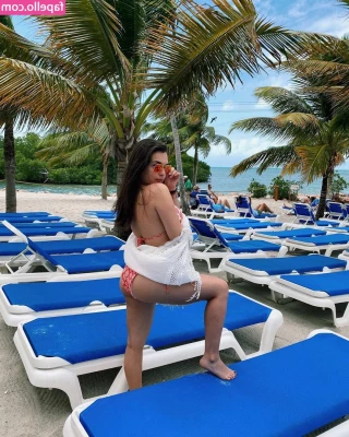 Isabella Gomez [ isabella-gomez ] - Reminder that I do sexting :) DM me if interested xx