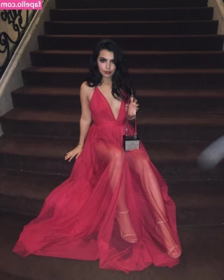 Isabella Gomez - You may have seen my new Instagram post  But what you didn t see were part 2
