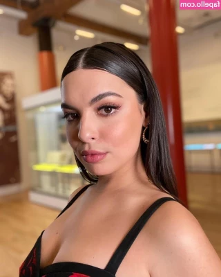 Isabella Gomez [ isabella-gomez ] - d r i p p i n g for yoü