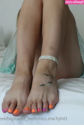 feet_beautyxfree [ feet-beautyxfree ] - Playing with my friend