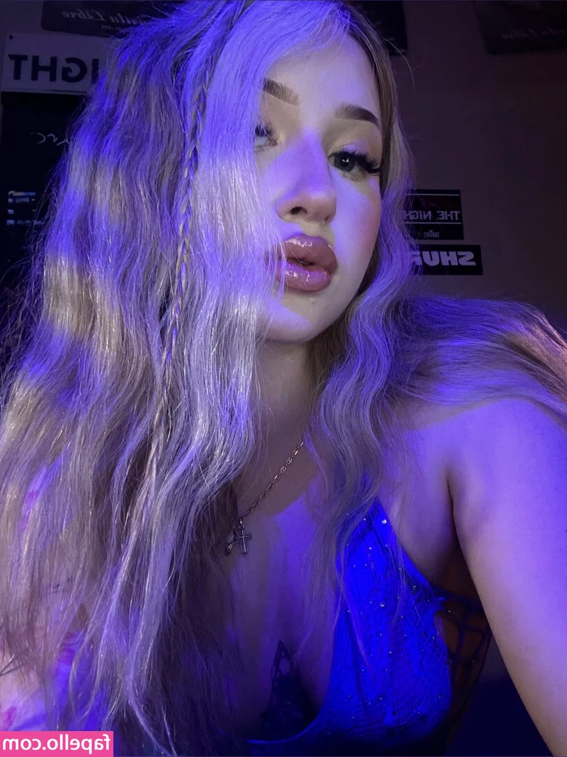 juliaj902 - Valeria is the girl from the luxury segment, available only to a