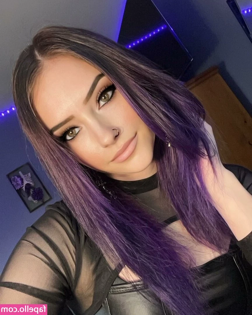 Megan Elizabeth [ megan-elizabeth ] - I woke up sooo horny today🥵