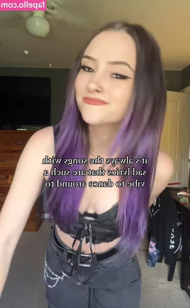 Megan Elizabeth [ megan-elizabeth ] - Hello  I m  tutorolove and I m Argentine   subscribe now and have a