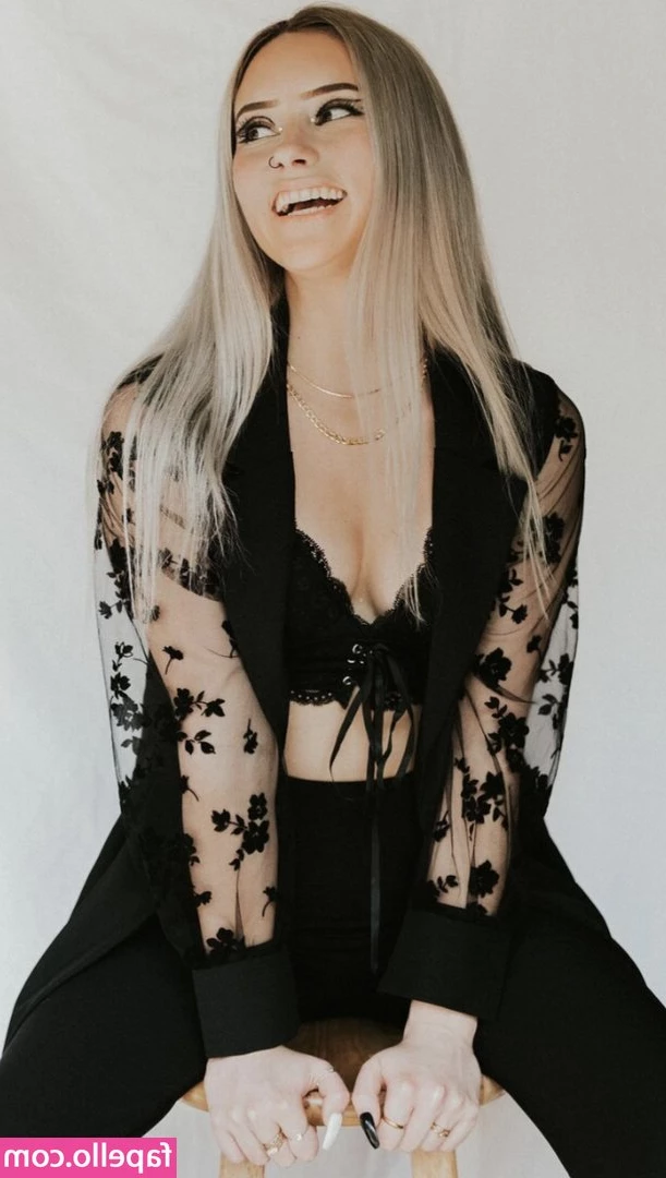 Megan Elizabeth [ megan-elizabeth ] - Before Pic  1  2018  After Pic  2  last week  Can you tell that I