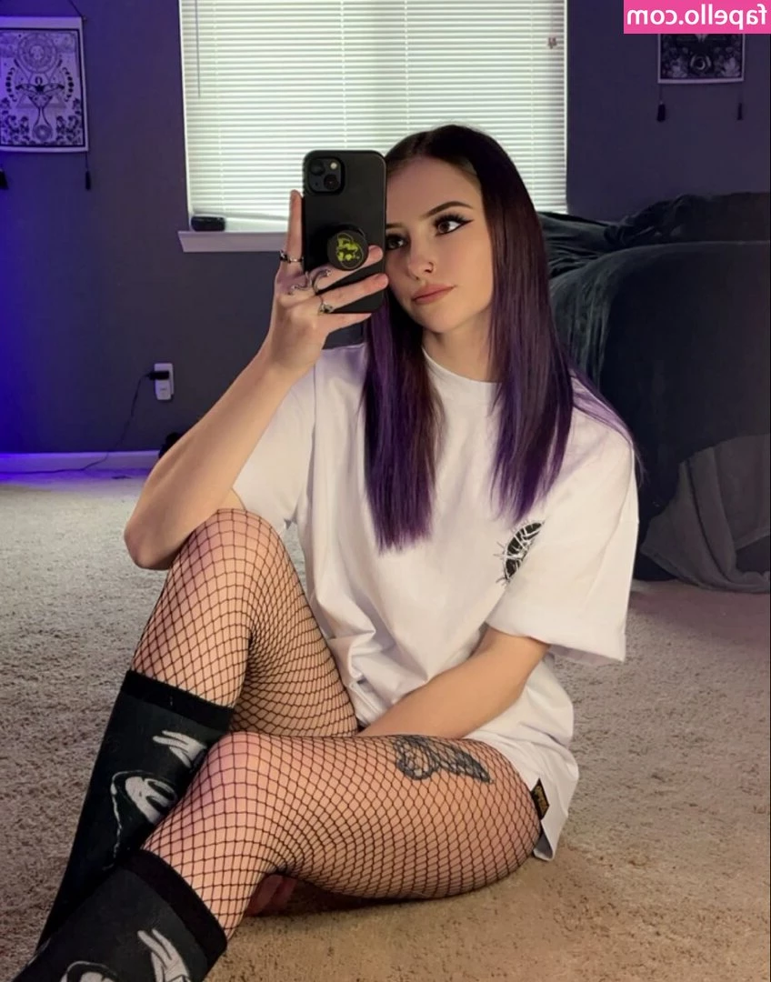 Megan Elizabeth [ megan-elizabeth ] - playing