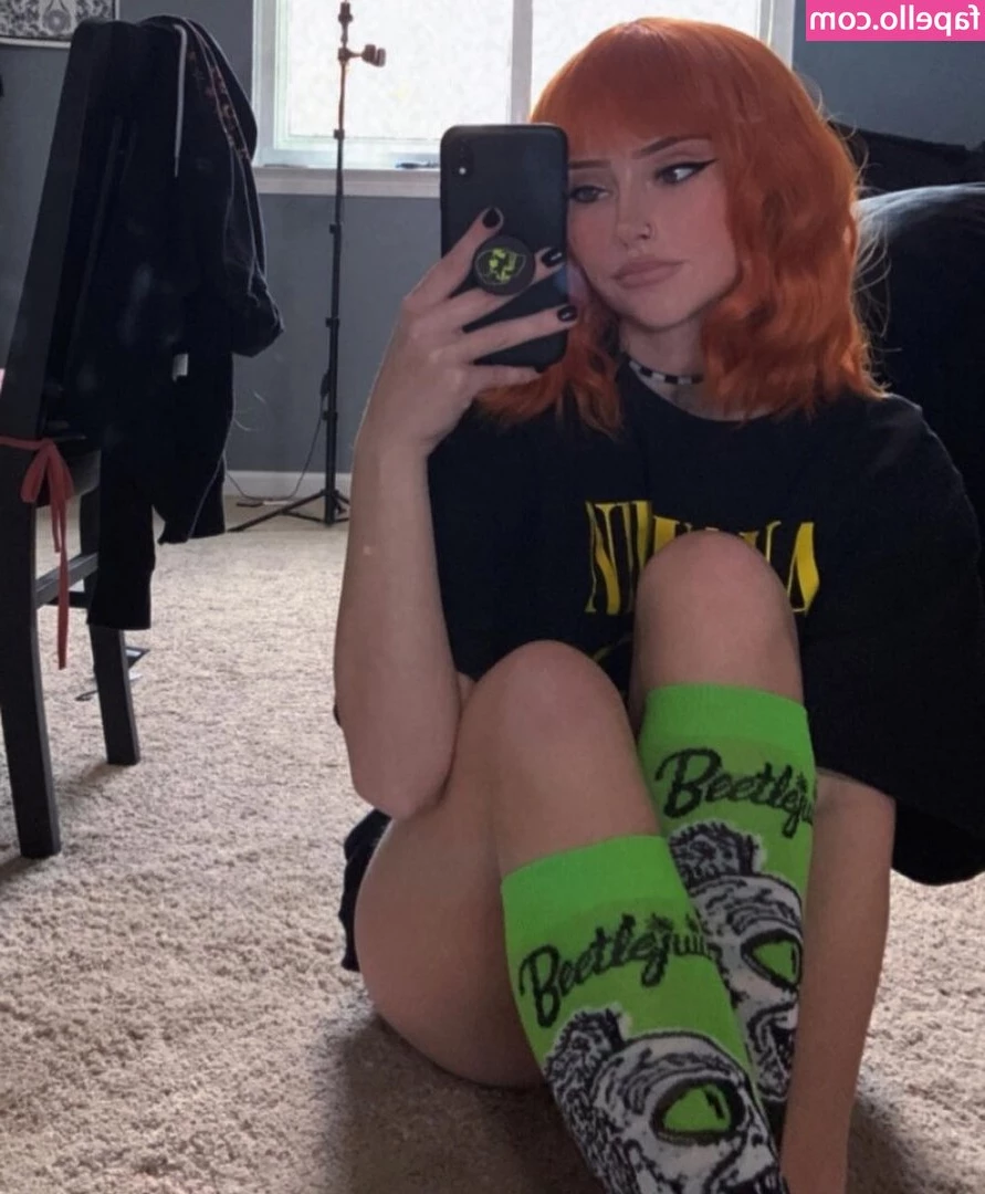 Megan Elizabeth [ megan-elizabeth ] - cuando me convierto en gatita pasan cosas kinkys y me pongo a tomar