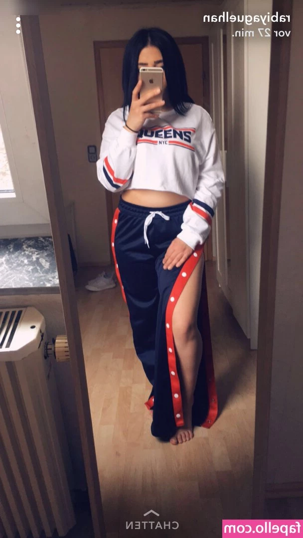 Rabiya Gülhan [ rabiya-glhan ] - Letting a COLLEGE KID   FUCK ME BARE BACK   on his lunch hour