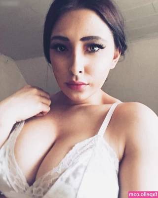 Rabiya Gülhan [ rabiya-glhan ] - Sloppy  topless  finger sucking video